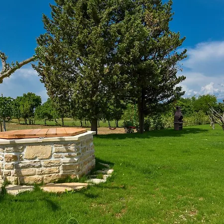 Üdülőpark Mendula 4*