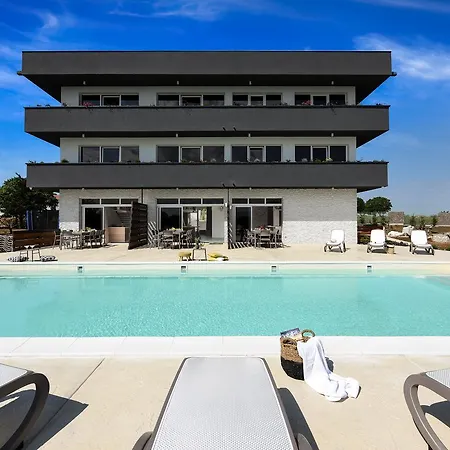 Mendula Holiday park 4*