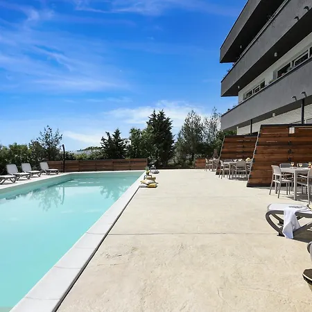 Holiday park Mendula Nin
